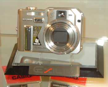 CeBIT 2004: Casio s převelikým displejem