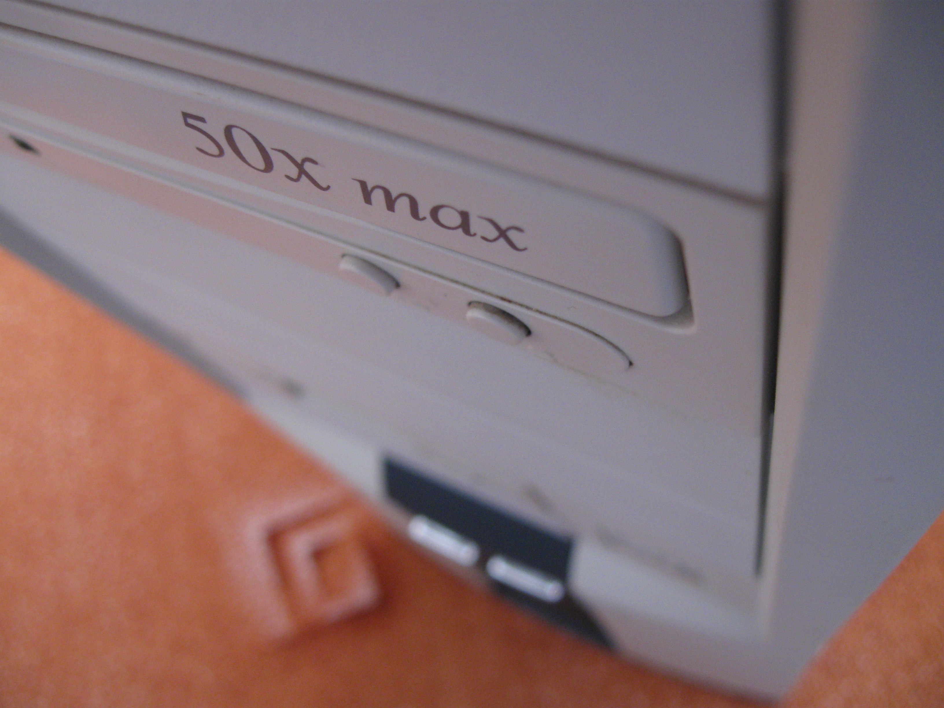 Canon PowerShot A590 IS: malý, ale šikovný