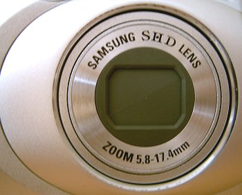 Malý Samsung Digimax U-CA 3 s duhovým okem