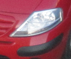 Canon IXUS 200 IS: poprvé dotykově