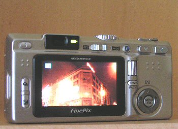 FinePix F810: použitelných 12 milionů a málo šumu