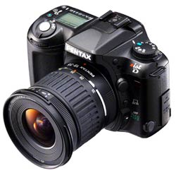 Nové digitální SLR zrcadlovky od Pentaxu a Canonu