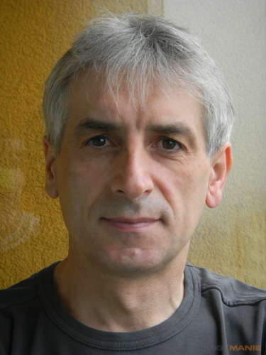 Nikon Coolpix S1100pj: kino v kompaktu