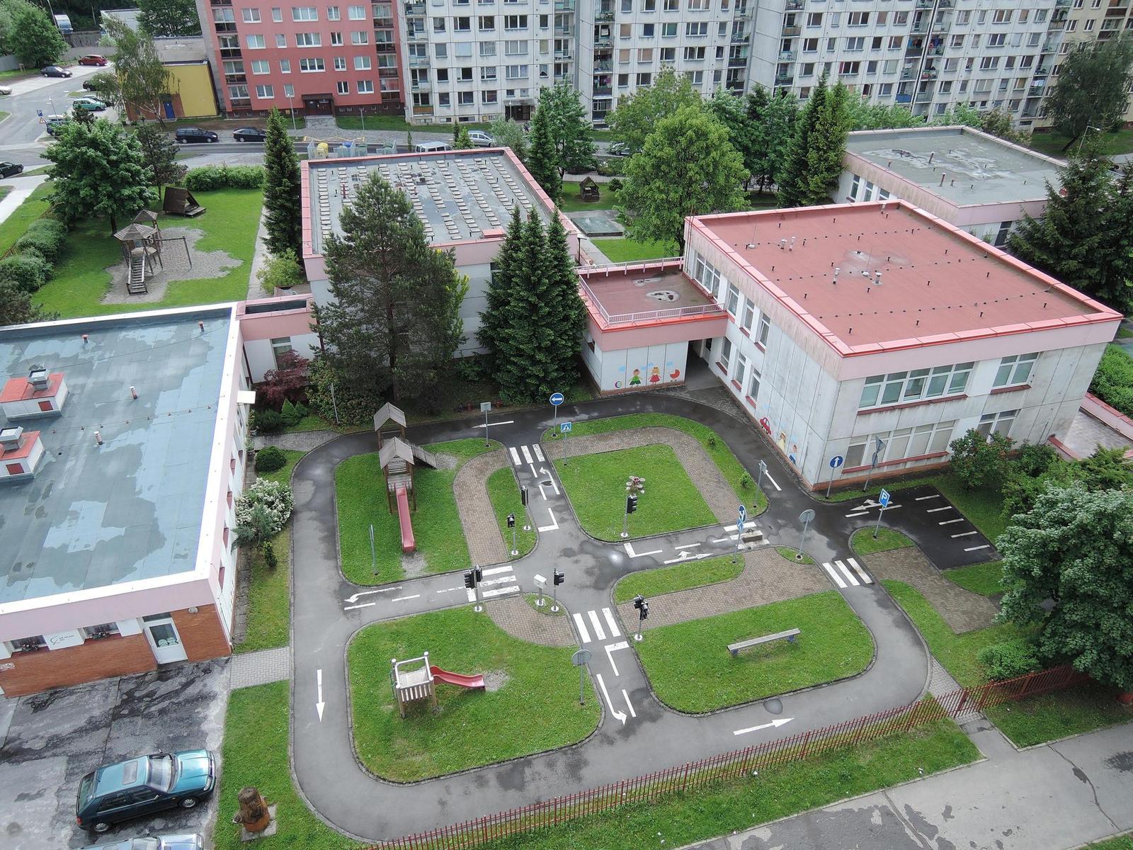 Nikon Coolpix P330: do vyšších sfér