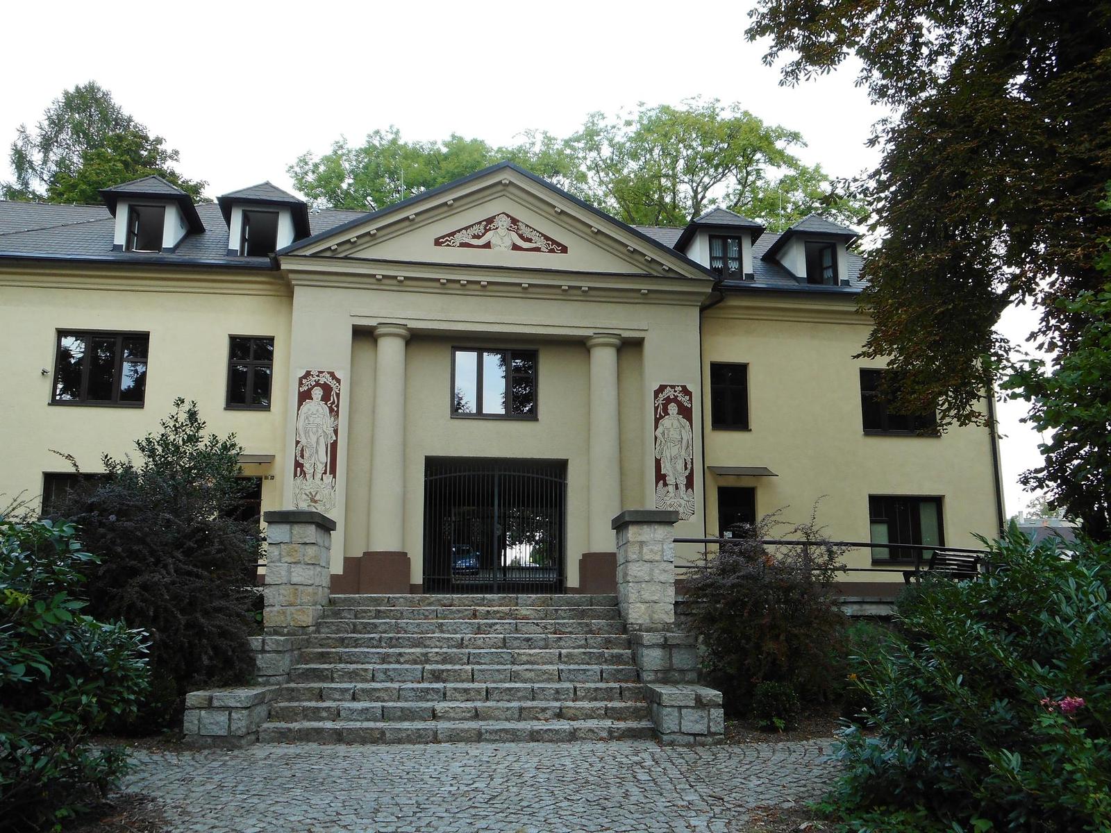 Kompakt nebo smartphone? Co za 4500 Kč fotí lépe?