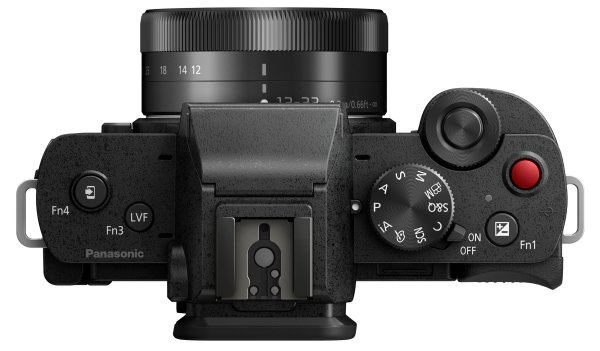 Panasonic uvedl Lumix G100 zejména pro vloggery s Nokia OZO Audio