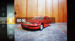 Canon IXUS 200 IS: poprvé dotykově