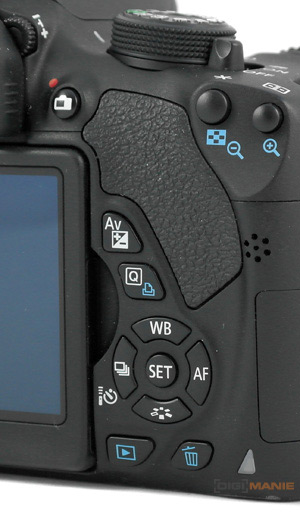 Canon EOS 700D: dotykový hybrid