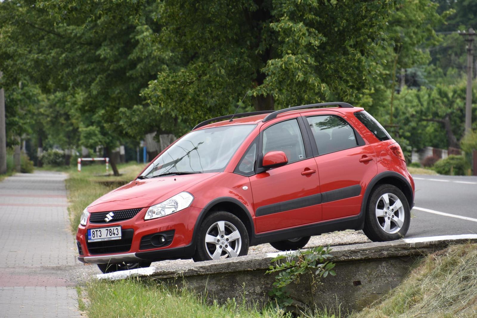 Tamron 16-300mm f/3.5-6.3 Di II VC PZD Macro