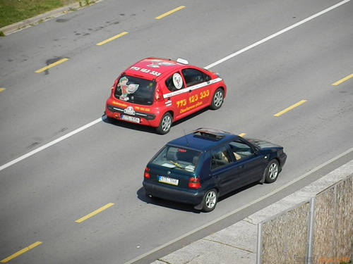 Nikon Coolpix S9100: rudý bojovník