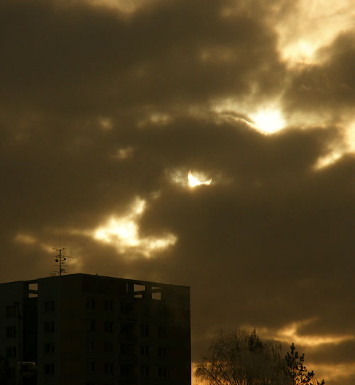 Zrcadlovka a já: Facebook, fotografové a zatmění slunce