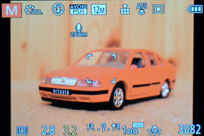 Panasonic Lumix FZ200: ultrazoomové překvapení roku