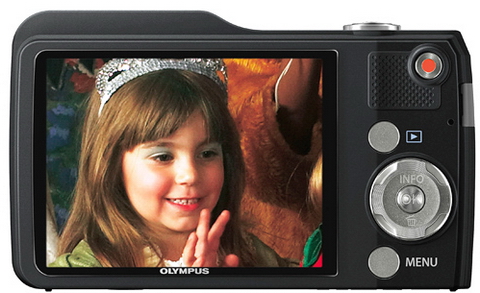 Kompakty Olympus VG-160, VG-170 a VH-210 s 5× optickým zoomem