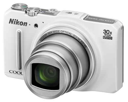 Kapesní Nikon Coolpix S9700 s 30× optickým zoomem