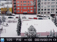 Samsung NX100: "zrcadlovka" do kapsy