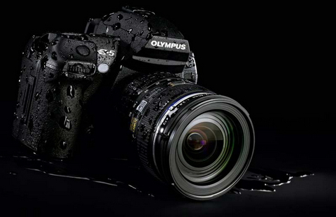Olympus přichází se zrcadlovkou E-5