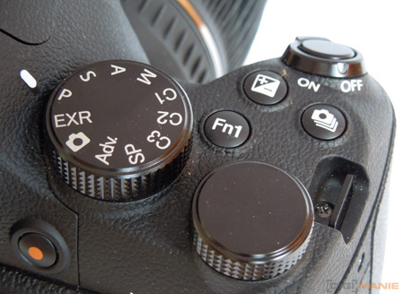 Fujifilm X-S1: jedinečný