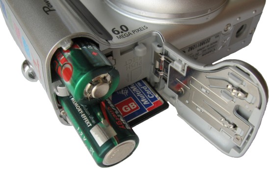 Canon PowerShot A700: Mezi kompaktem a ultrazoomem