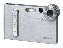 Malý Pentax a ultratenké Casio