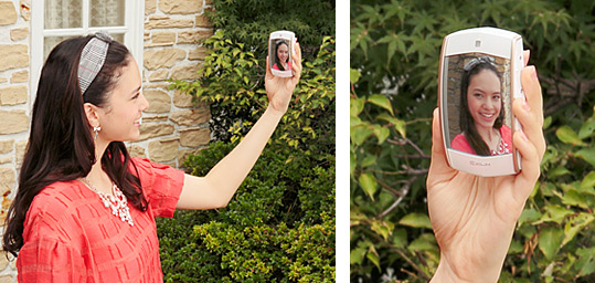 Selfie fotoaparát Casio Exilim EX-MR1 se zrcadlem