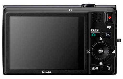 Stylový Nikon Coolpix S6200