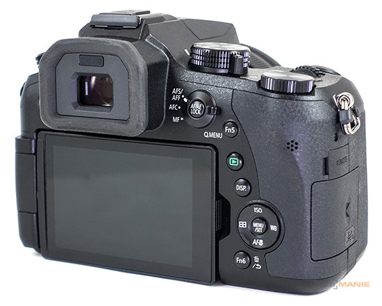 Panasonic Lumix FZ2000: ultrazoom nebo profi kamera?