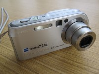 Sony Cyber-shot DSC-P200: Půlkruhová sedmička