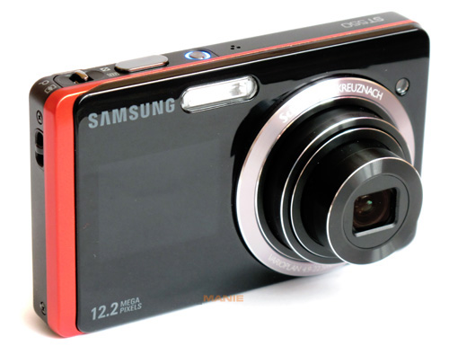 Samsung ST550: jedno LCD nestačí