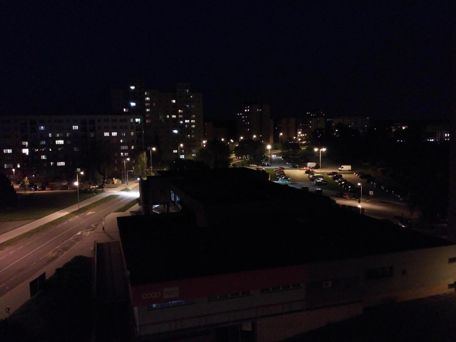 Kompakt nebo smartphone? Co za 4500 Kč fotí lépe?