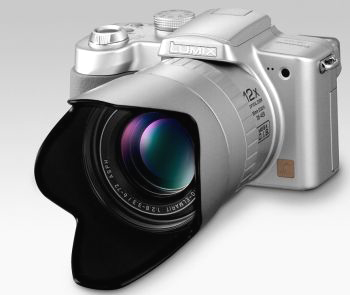 Dva Lumixy se stabilizací obrazu