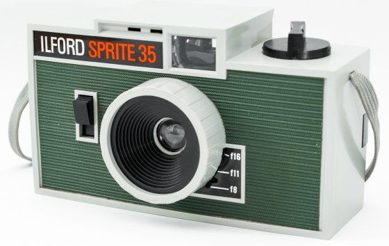 Ilford uvede Sprite 35-II, jednoduchý kinofilmový kompakt