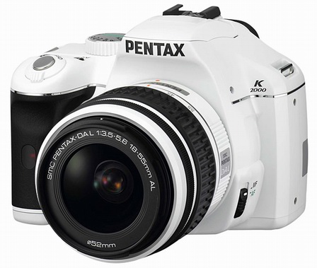 Pentax uvede limitovanou edici bílé zrcadlovky K-m