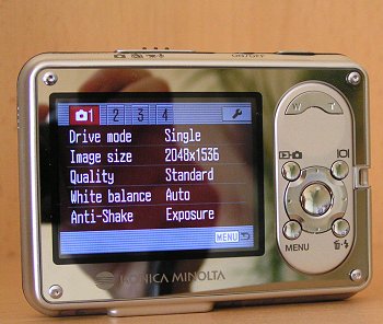 Stabilizovaný osmimegapixelový kapesní krasavec