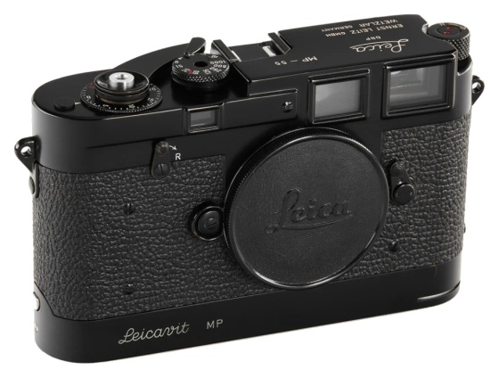Vzácná černá Leica MP z roku 1957 se vydražila za 1,2 mil. EUR