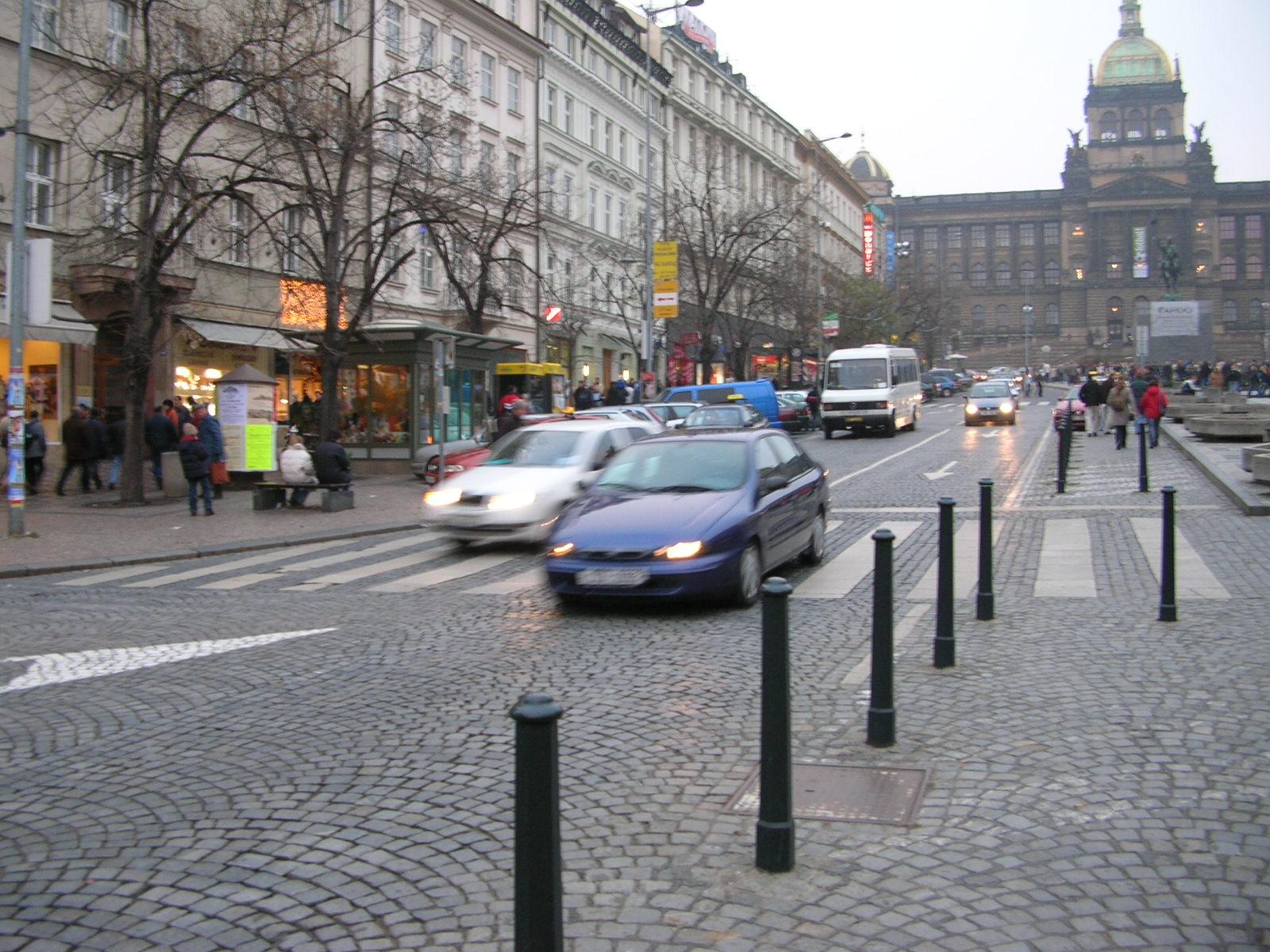 Coolpix 4100: malý automat