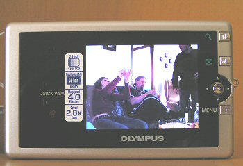 AZ-2: automat s velkým displejem