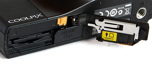 Nikon Coolpix S8000: stabilní dravec