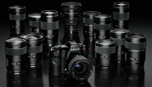 Středoformát Leica S s GPS a nižším šumem