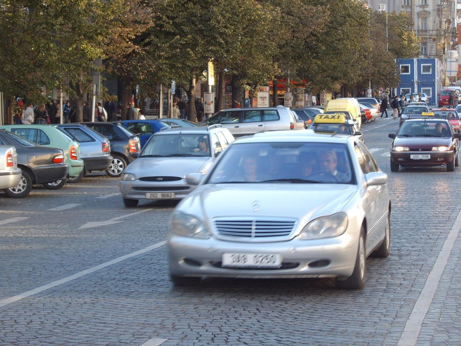 Digimax V6: šest mega ve známém těle