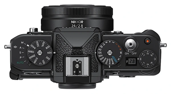 Nikon Zf kombinuje retro vzhled s moderní technikou a 24MPx čipem