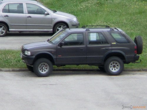 Casio EXILIM ZR100: kapesní formule