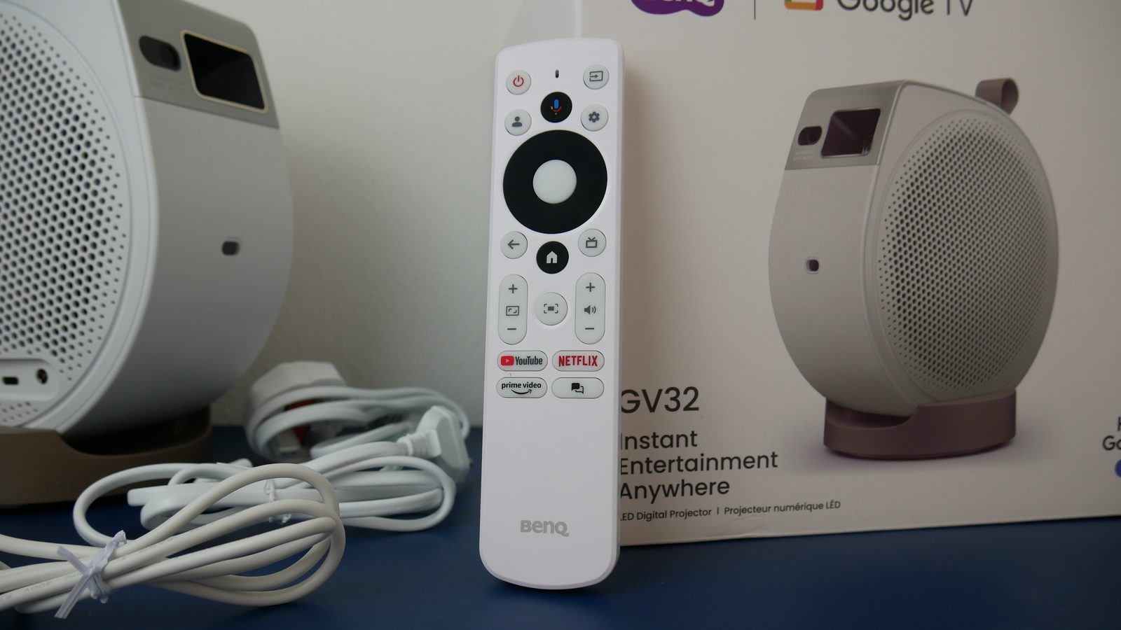 Recenze projektoru BenQ GV32: Domácí kino z pohodlí postele