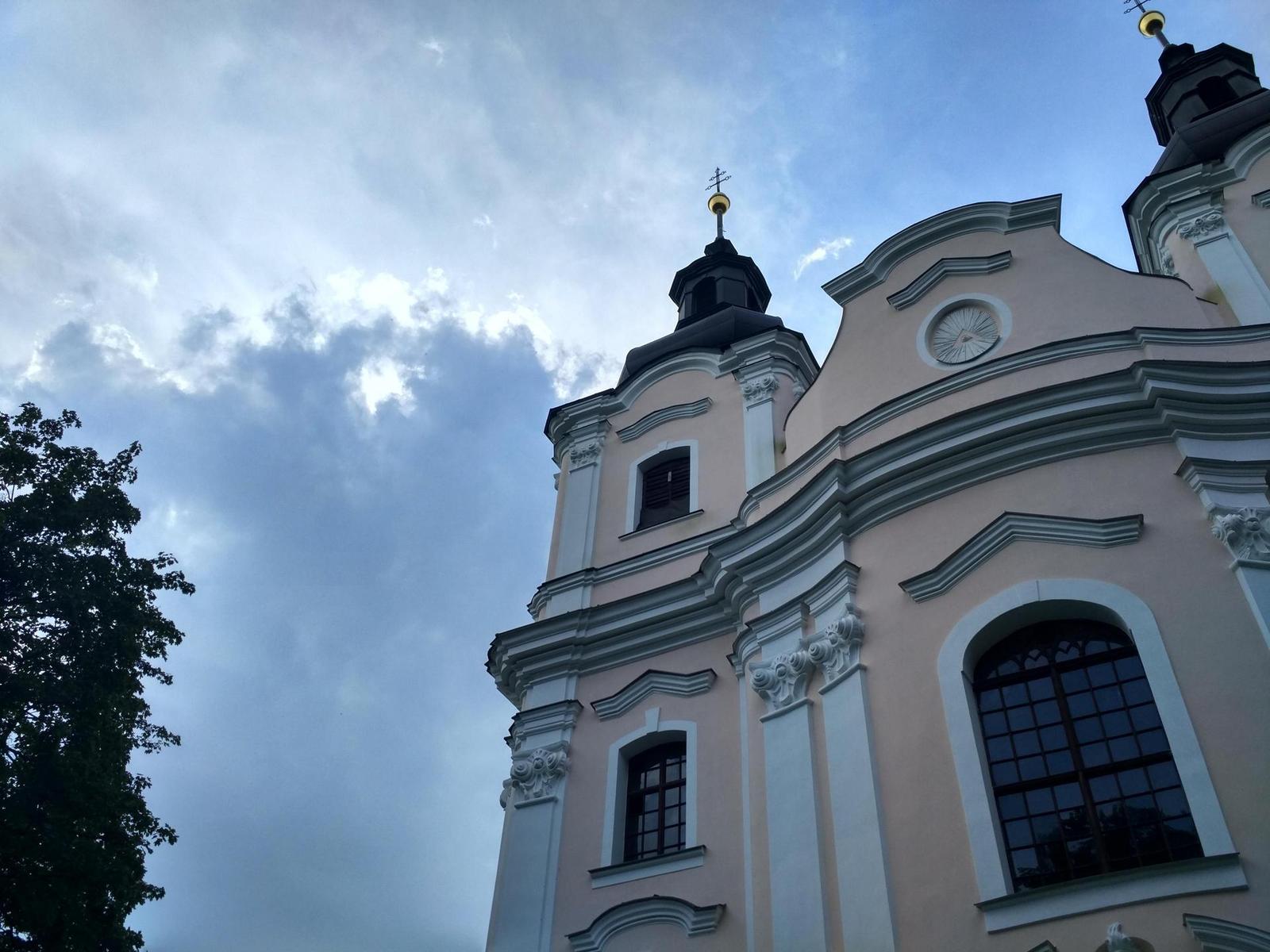 Kompakt nebo smartphone? Co za 4500 Kč fotí lépe?