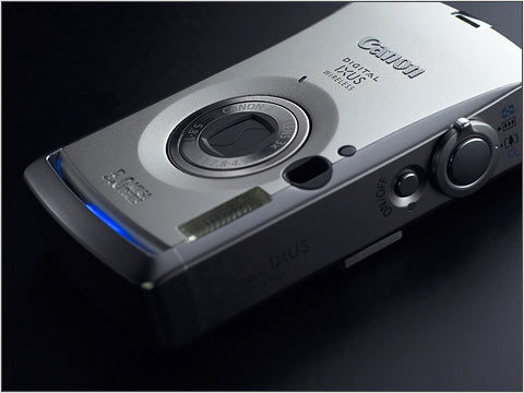 Canon Digital IXUS Wireless: Bez drátů to taky jde...