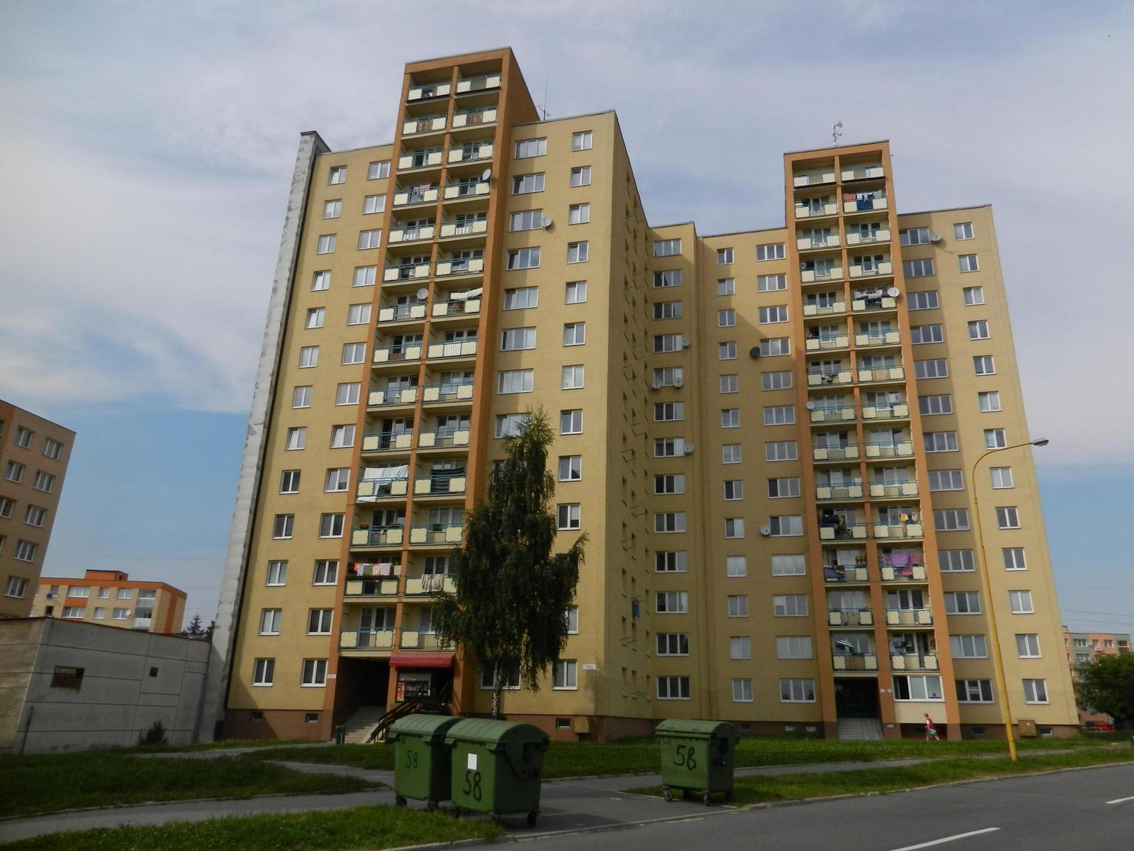 Nikon Coolpix S9100: rudý bojovník