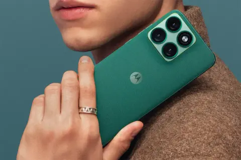 Motorola představila Edge 70 Fusion+ se třemi 50Mpx snímači