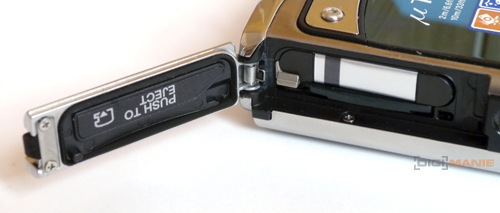 Olympus mju Tough 6000 vs. 8000: 10 proti 12