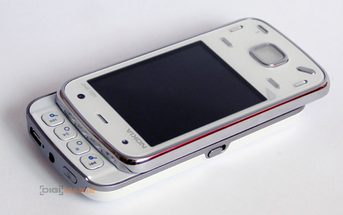 Nokia N86 8MP: s objektivem od profíka