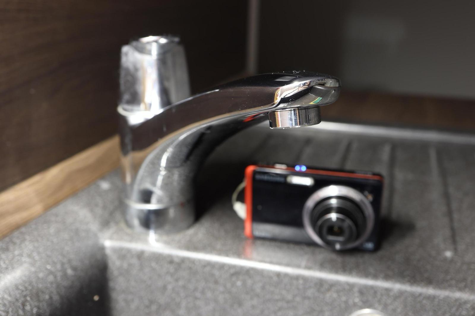 Canon EF-M 28mm f/3.5 Macro IS STM