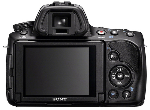 Sony SLT-A37, nový low-end s univerzálním objektivem
